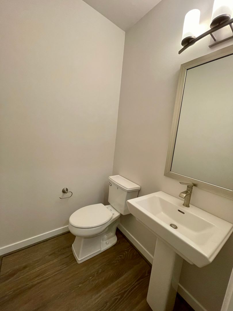 Like-New Beardslee Townhouse... – photo 4