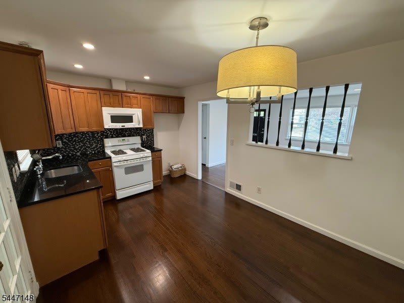 2514 Jackson Ave – photo 3