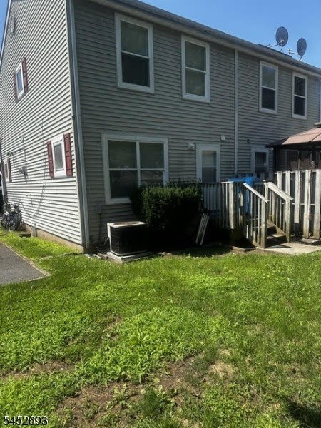 577 Christopher St – photo 5