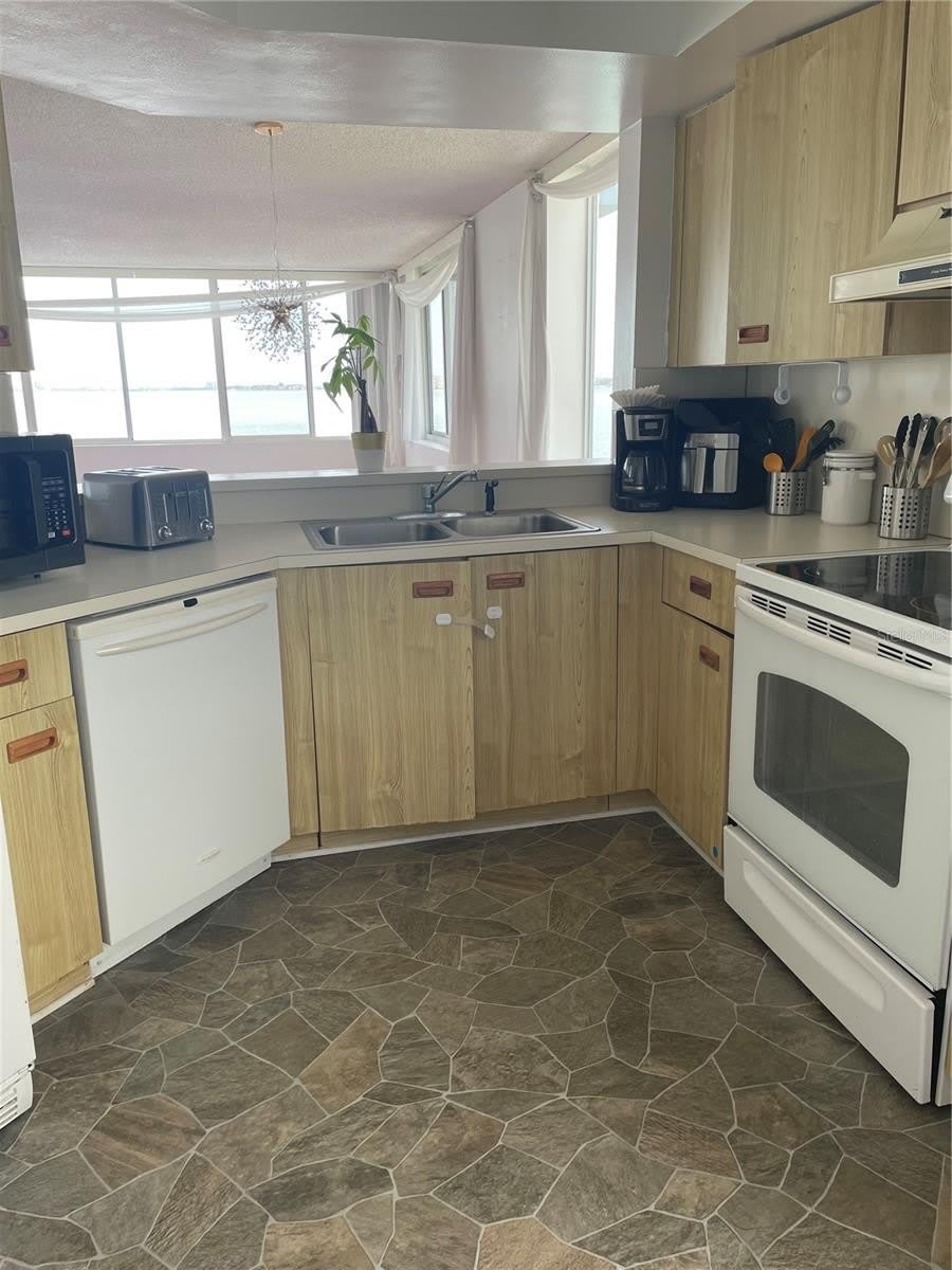 5279 ISLA KEY BLVD – photo 5