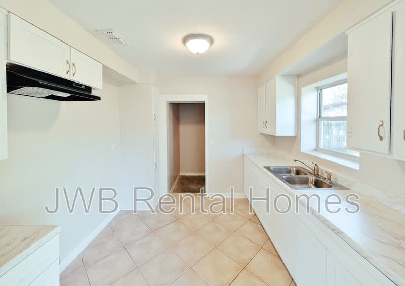 3045 Belair Rd S – photo 2
