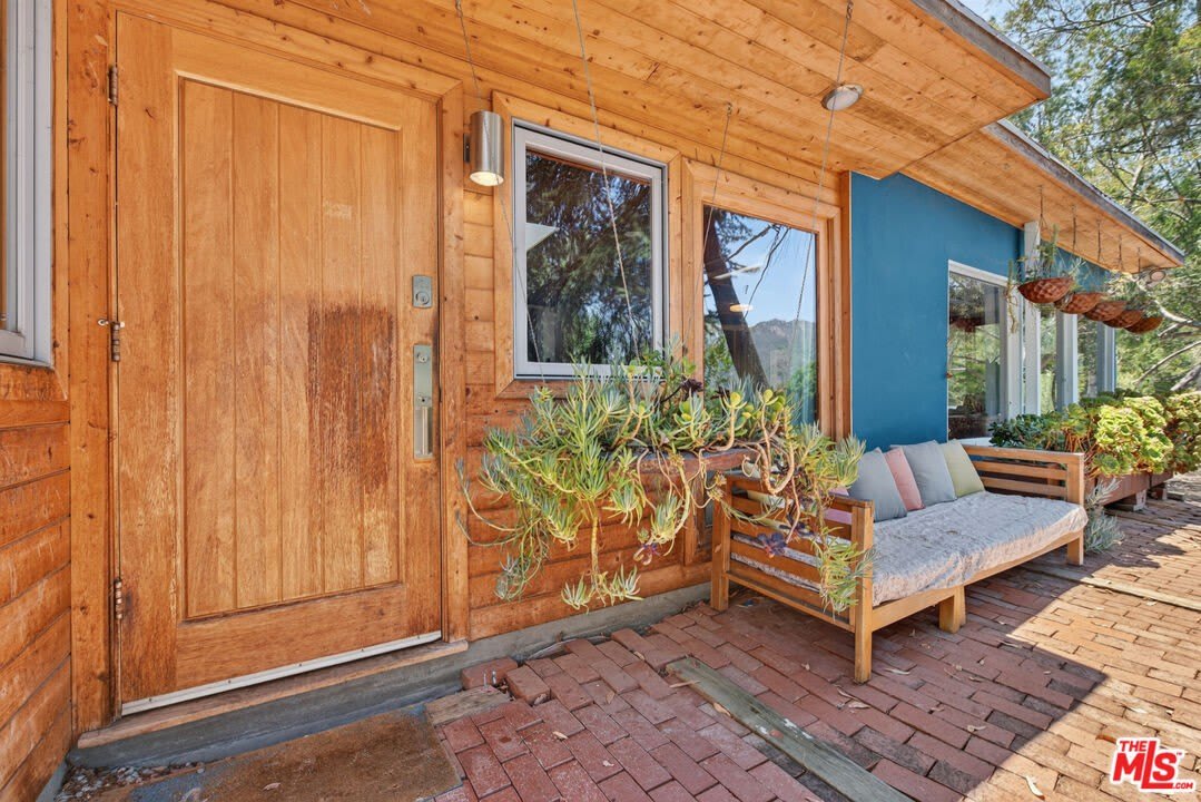1738 Topanga Skyline Dr – photo 2