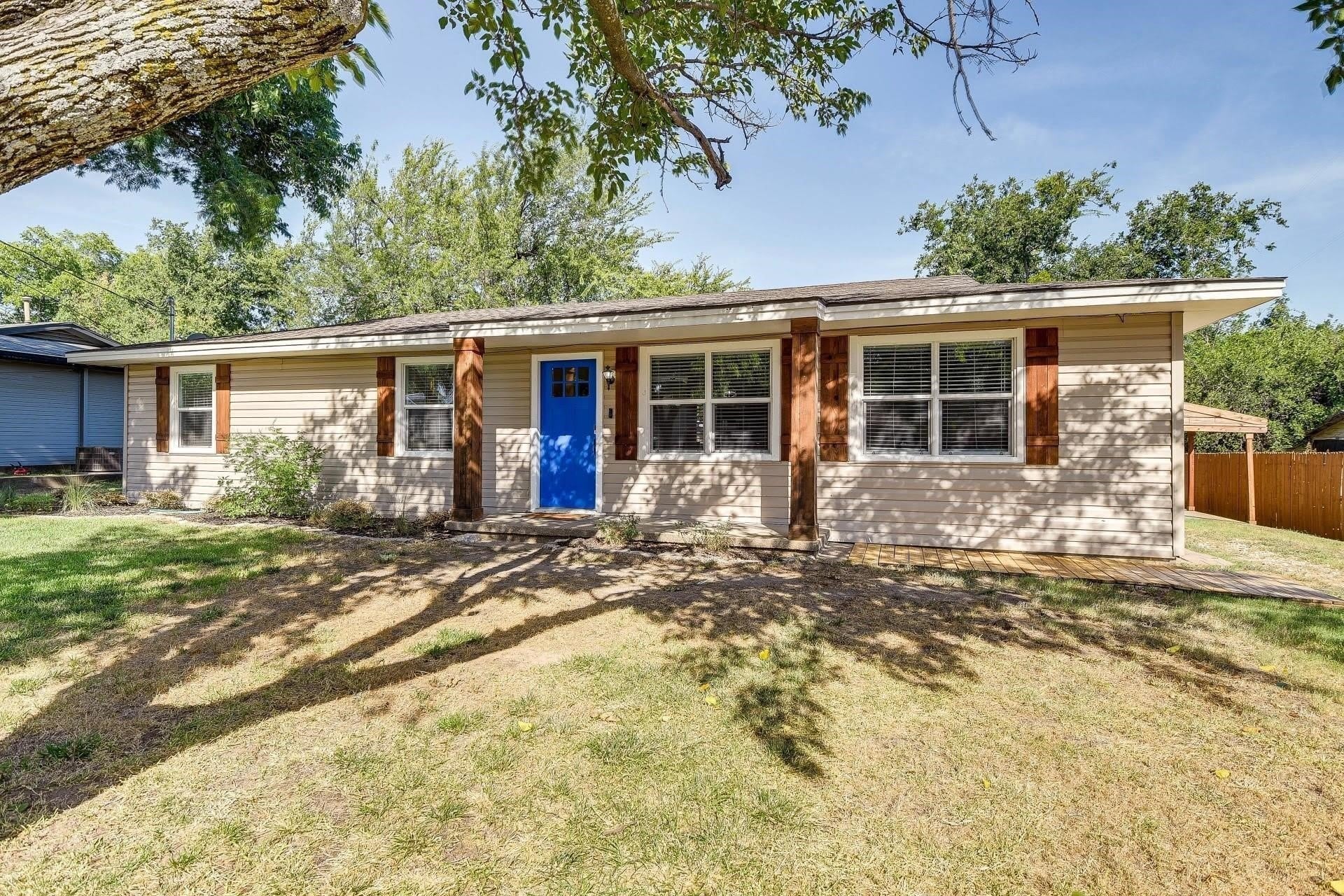 230 Davis Avenue – photo 2