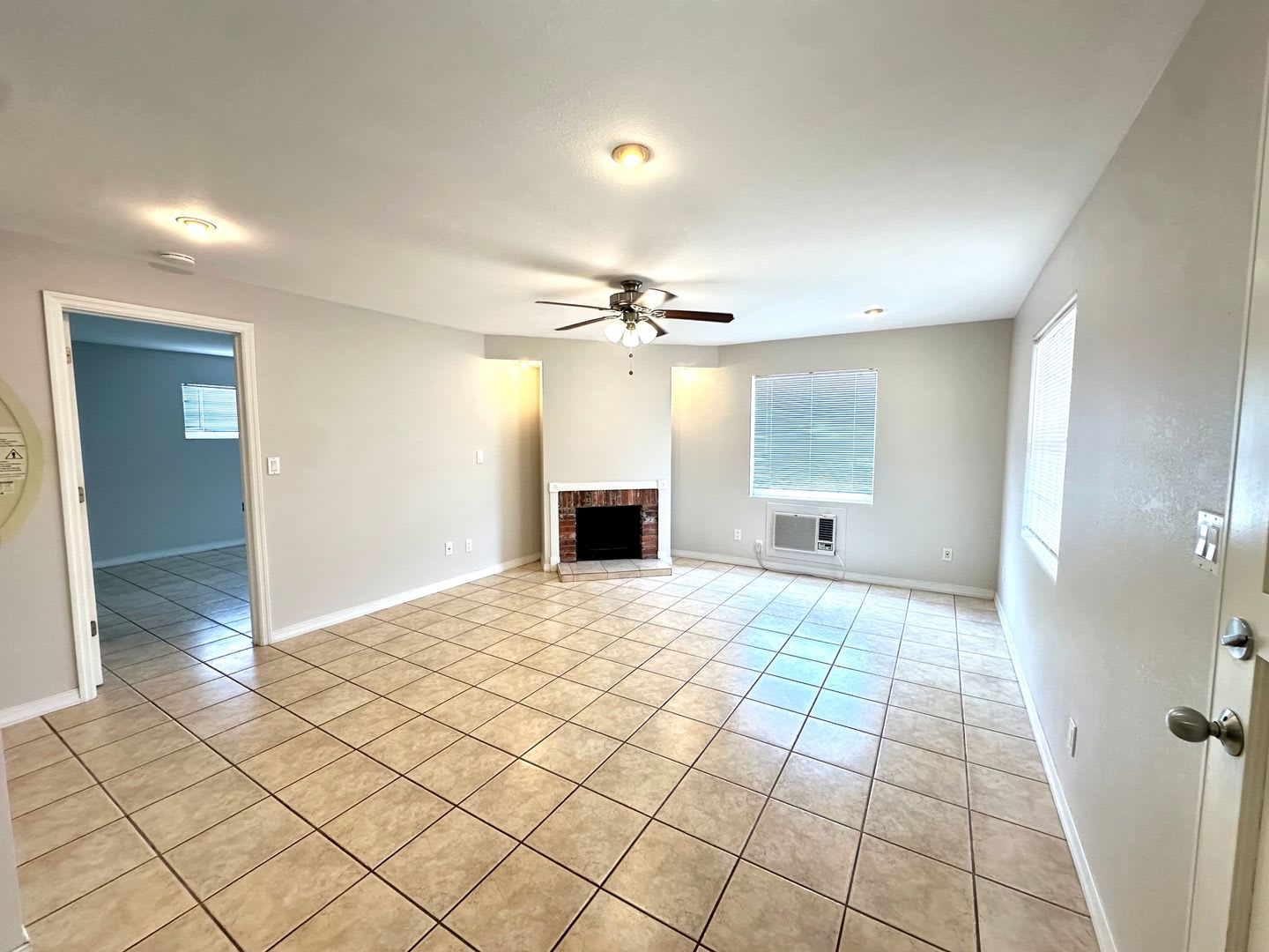 Unfurnished/Annual rental with 1br/1ba 1 carport available now in Clearwater! – photo 4