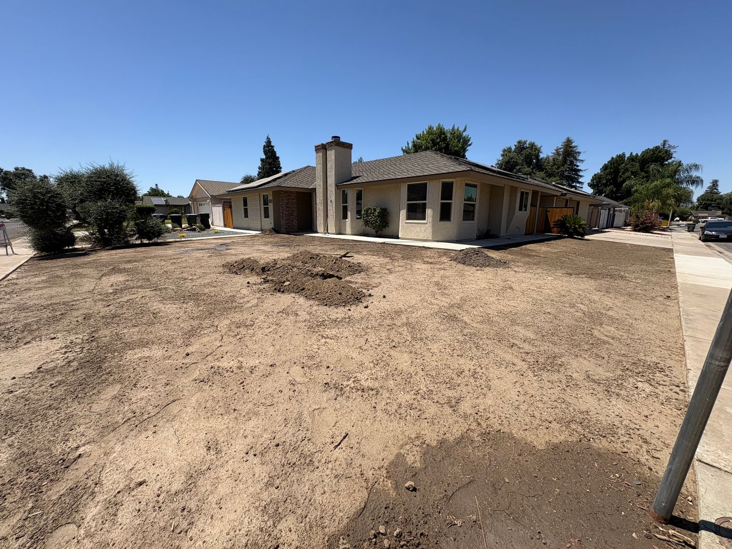Updated SE Visalia Corner Lot Home Rent Ready! – photo 4
