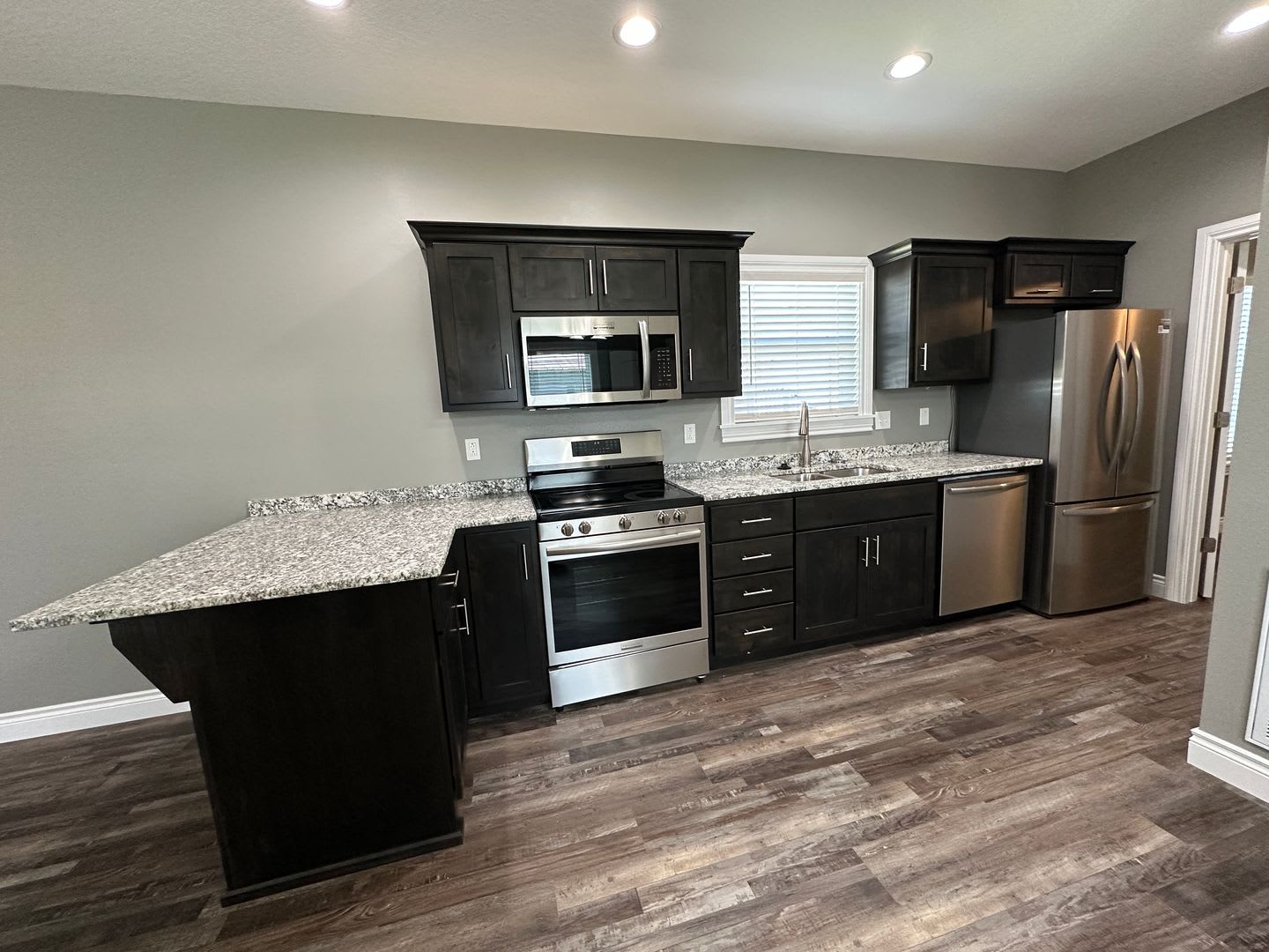 For lease: 2 Bed, 2 Bath Home Rural Neosho- $1095.90/Mo – photo 3