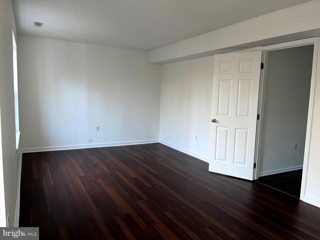 15 HALSTEAD PLACE – photo 3