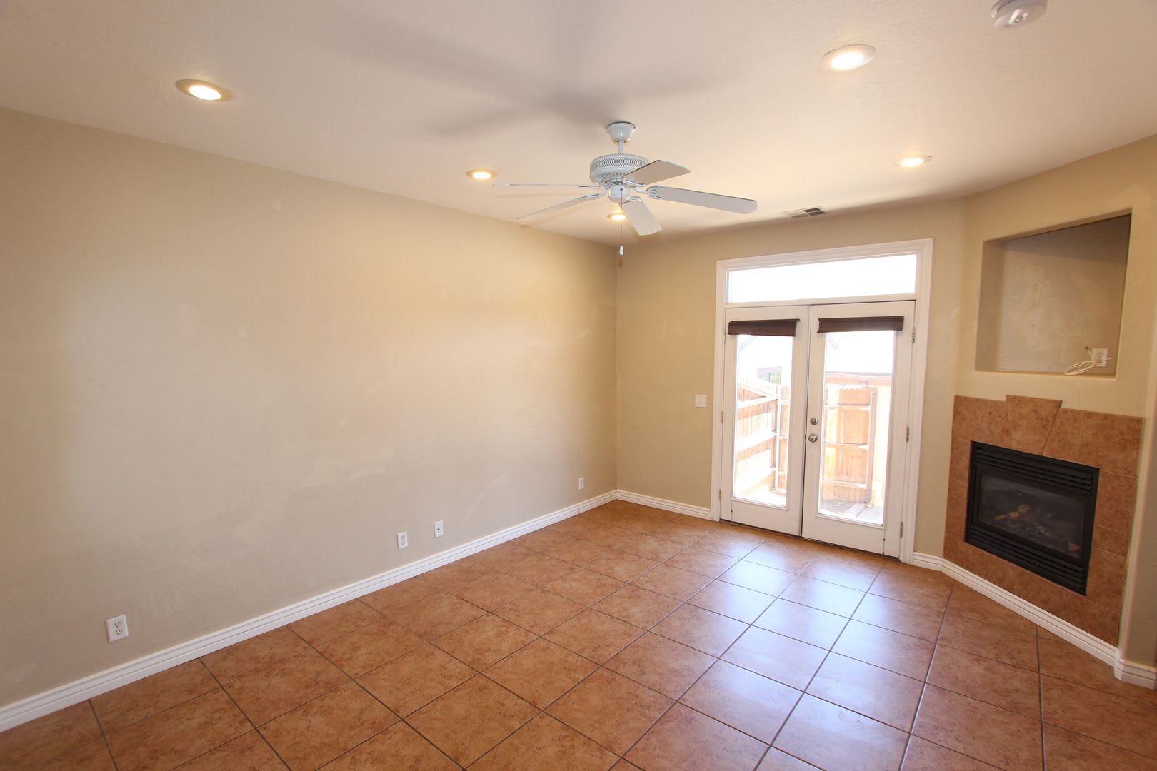 4-Bedroom Rio Homes Townhome Near NAU and CCC – photo 1