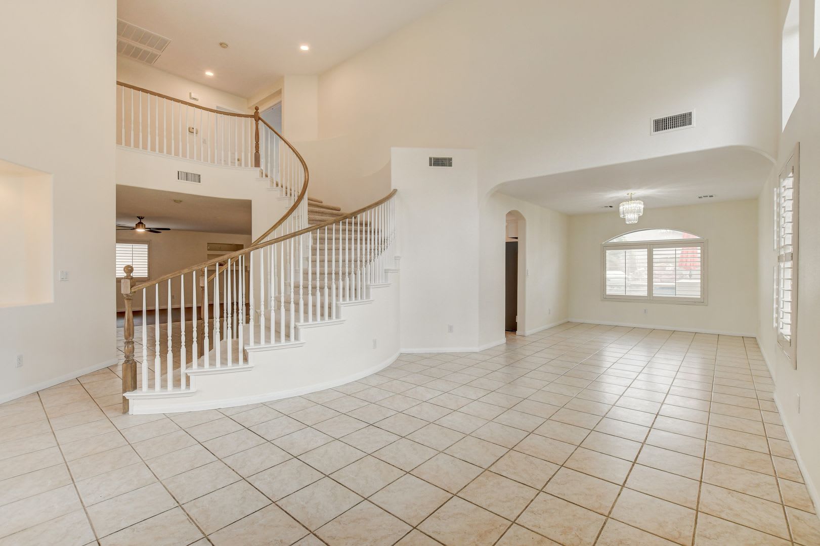 Beautifully Renovated 4BR with Pool & Spa – photo 5
