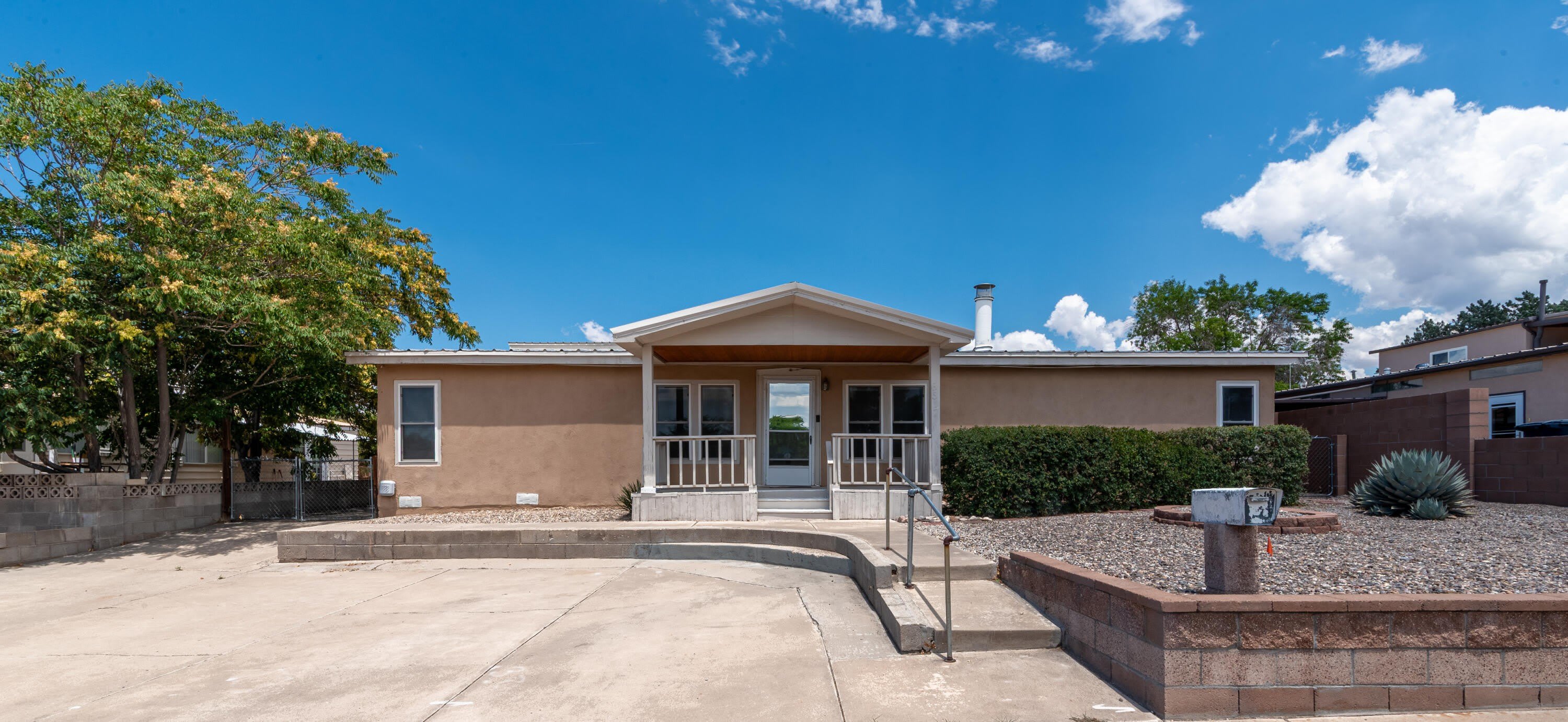 6517 San Francisco Road NE – photo 1
