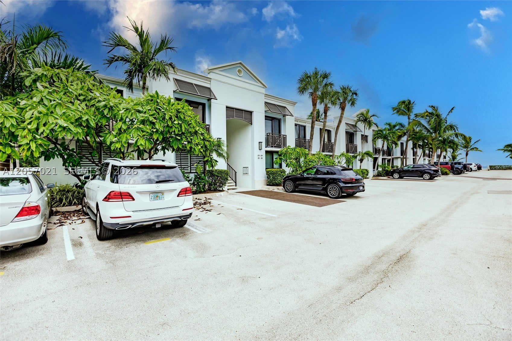 1586 S Ocean Ln – photo 2