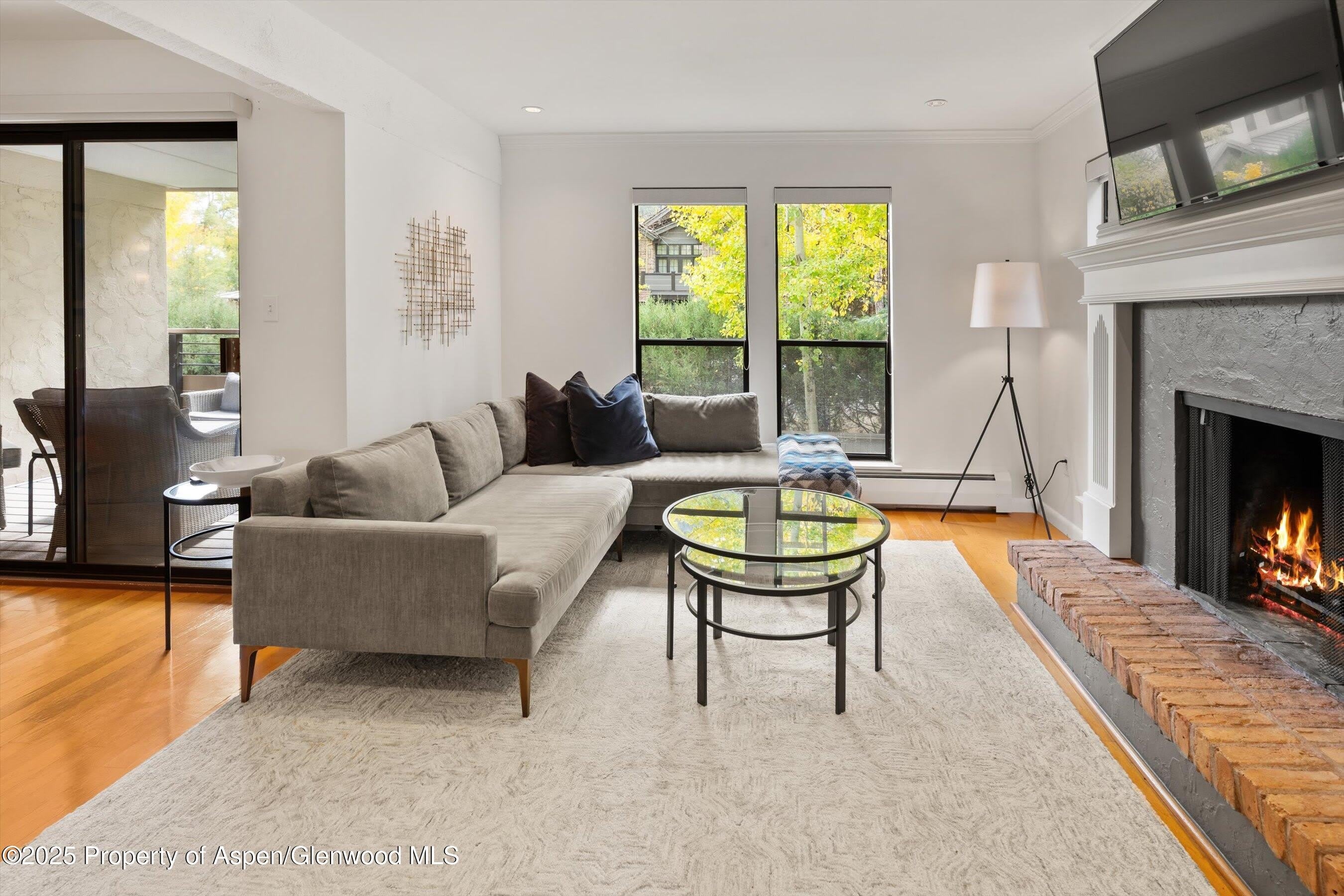 980 E Hyman Avenue – photo 2