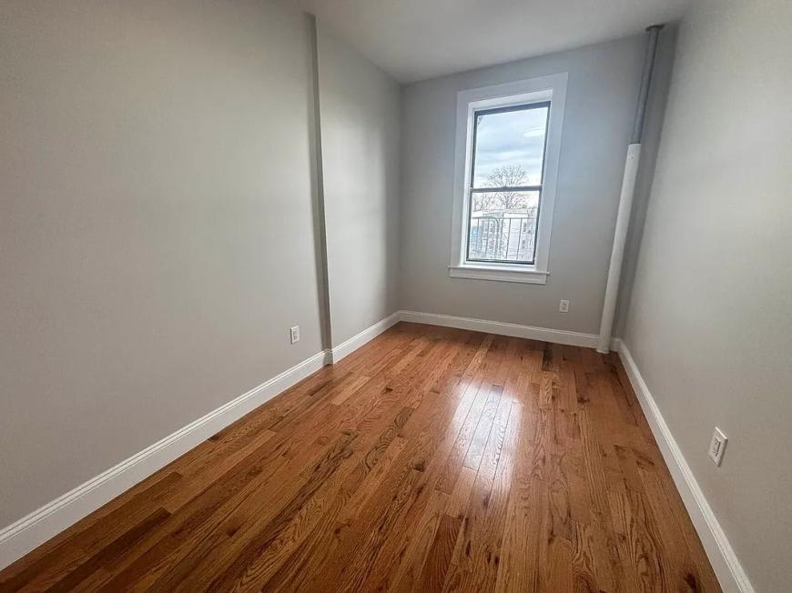 114 West 190th Street – photo 3