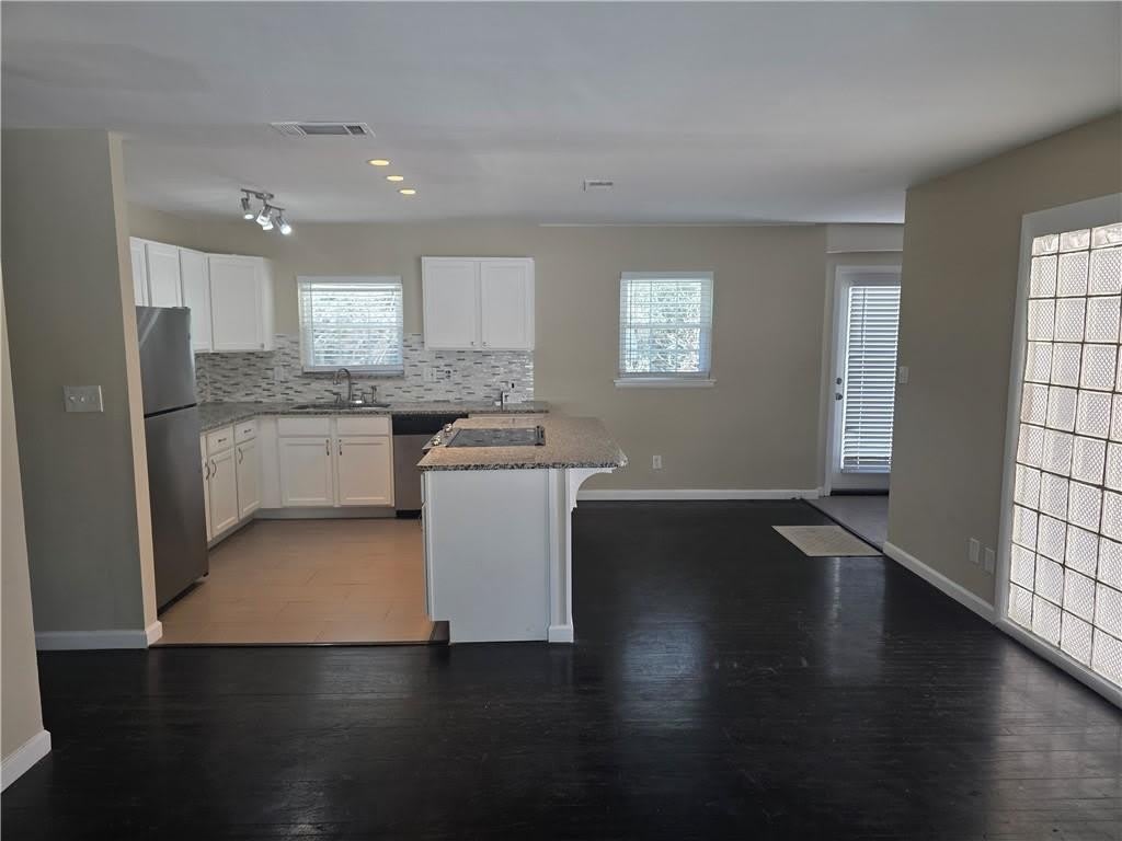 2435 Bouldercliff Way SE – photo 2