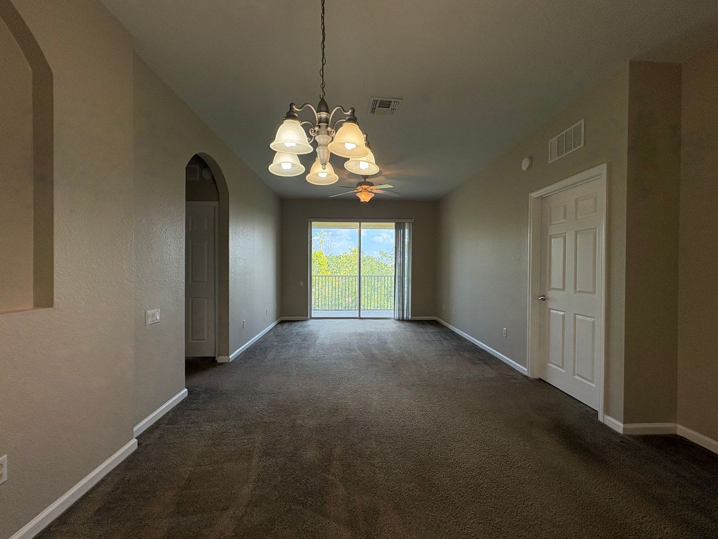 Freshly Painted 3-Bedroom Condo in Gated Stonebridge Reserve – Prime MetroWest Location! – photo 5