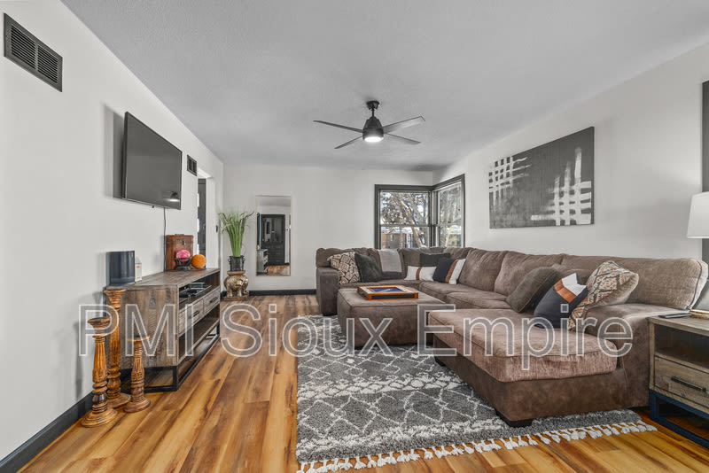 1303 S Center Ave. – photo 4