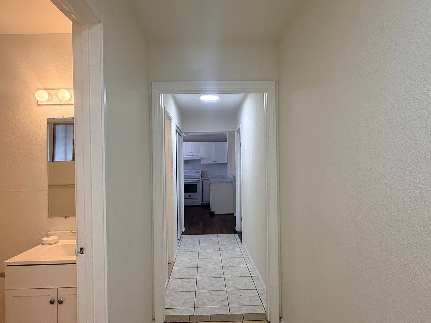 Spacious First Floor 2 Bedroom Condo – photo 5
