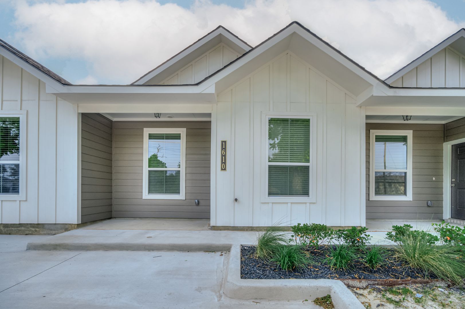 Remarkable Value Spacious 2 Bed With Modern Finishes – photo 1