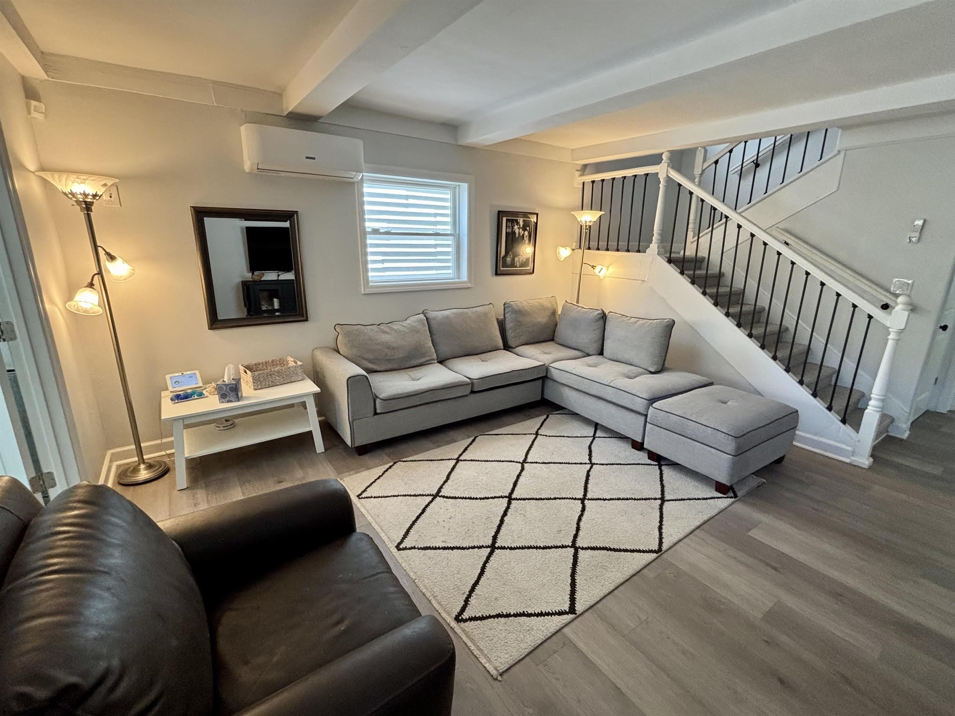 119 N Newport Ave – photo 3