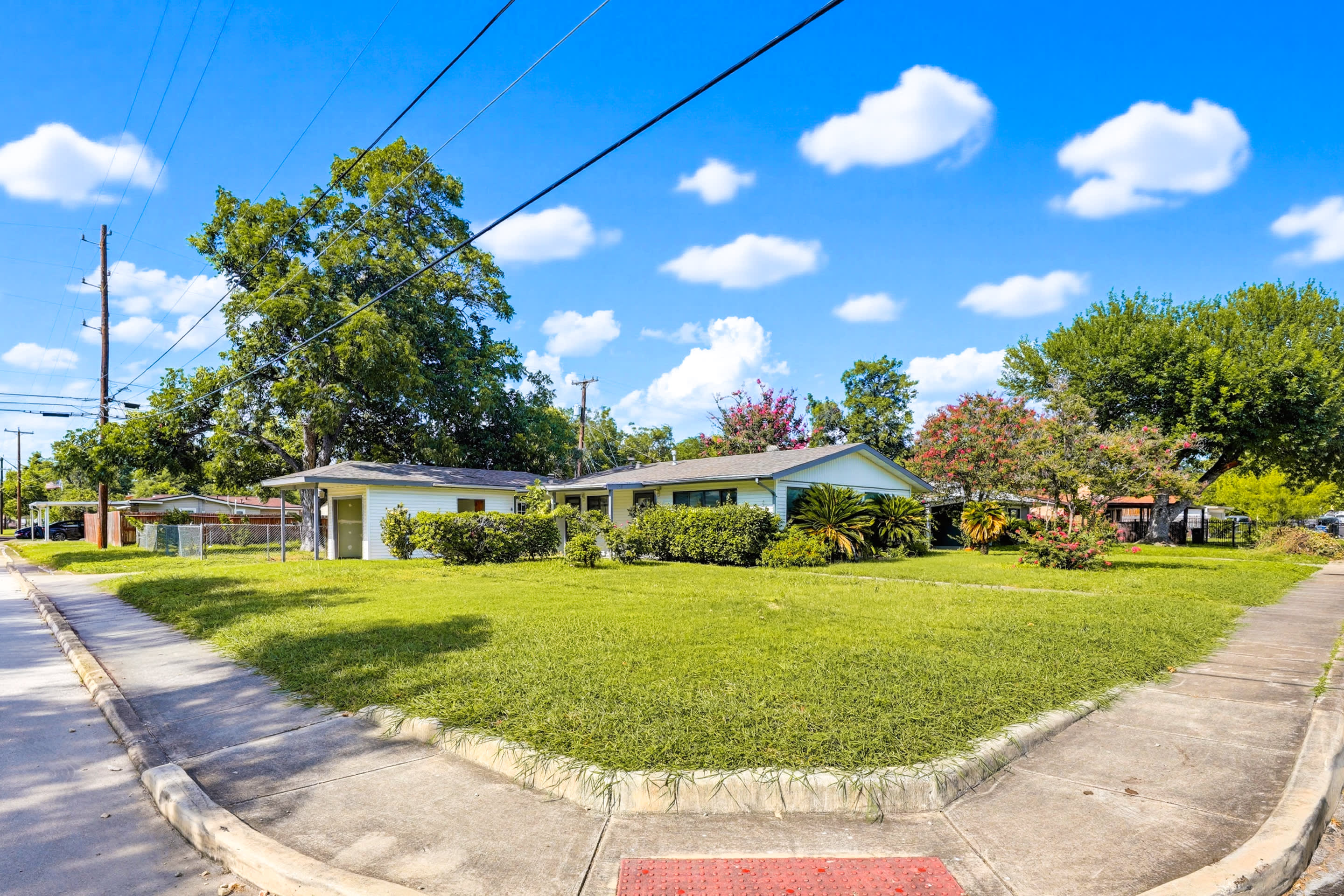 271 Wayside Drive – photo 1