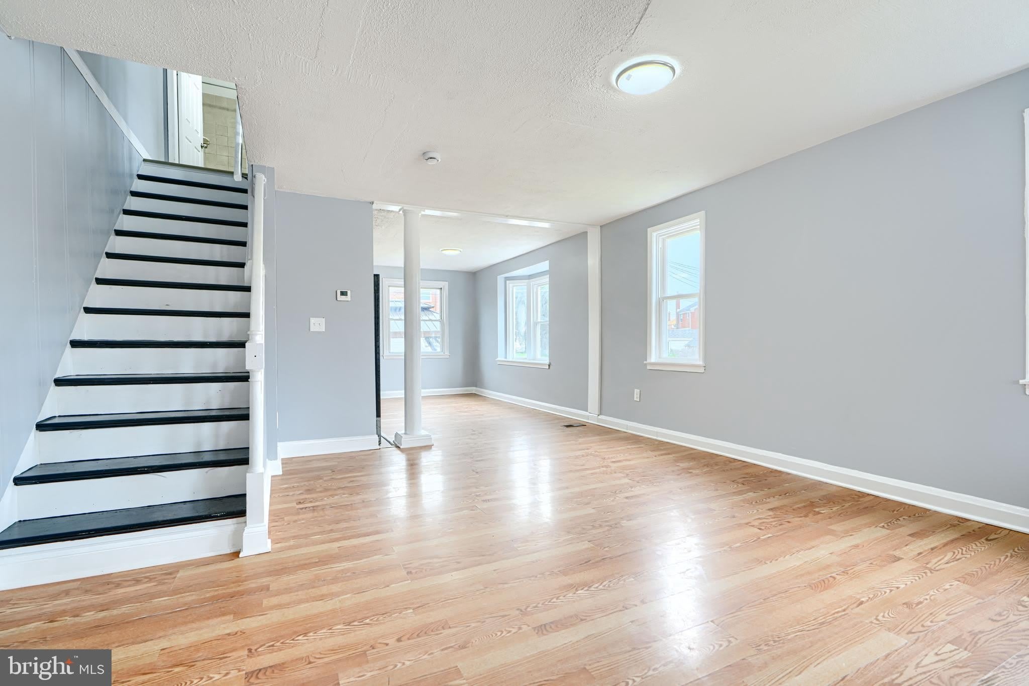 1902 KELMORE Road – photo 2