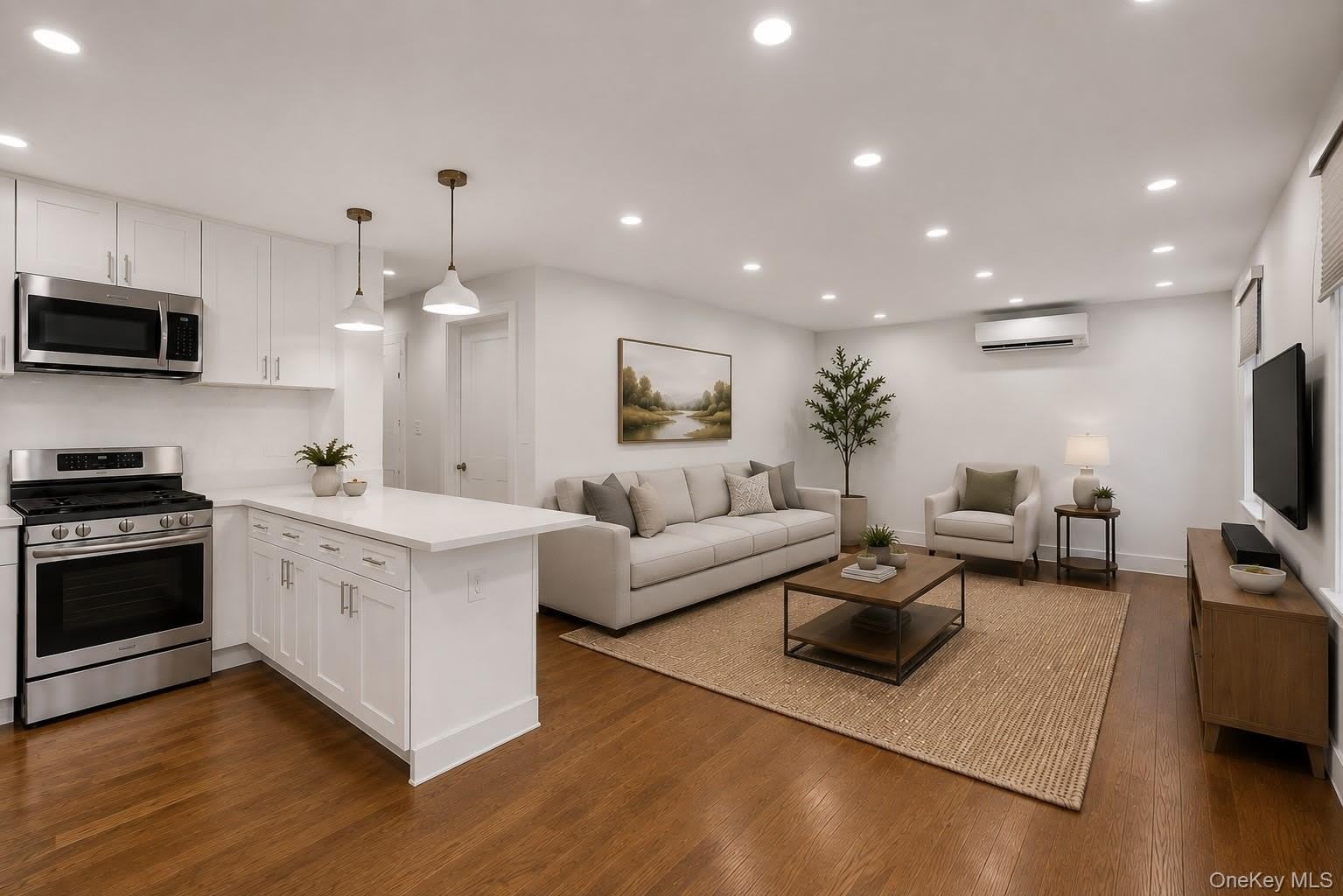 1431 Old Northern Boulevard – photo 4