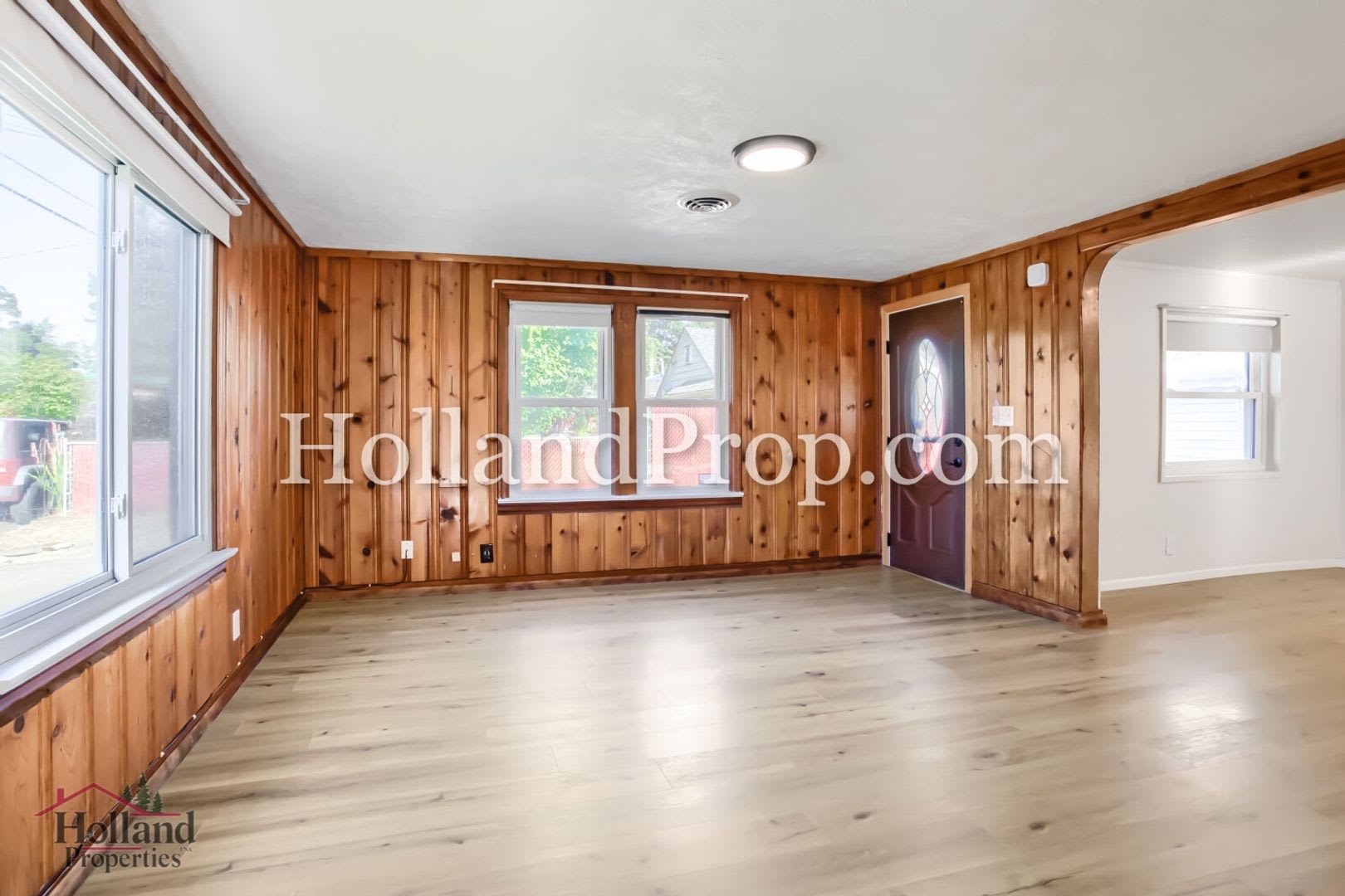 Welcome Home To Your Perfect Hillsboro Retreat – photo 4