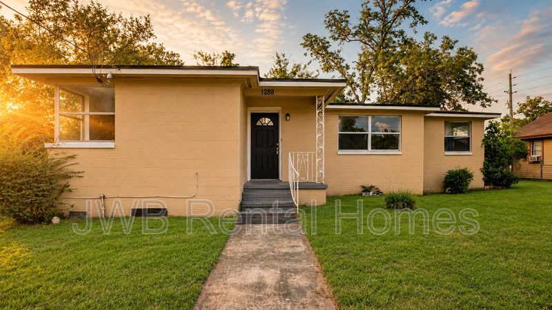 1288 28Th St W – photo 1