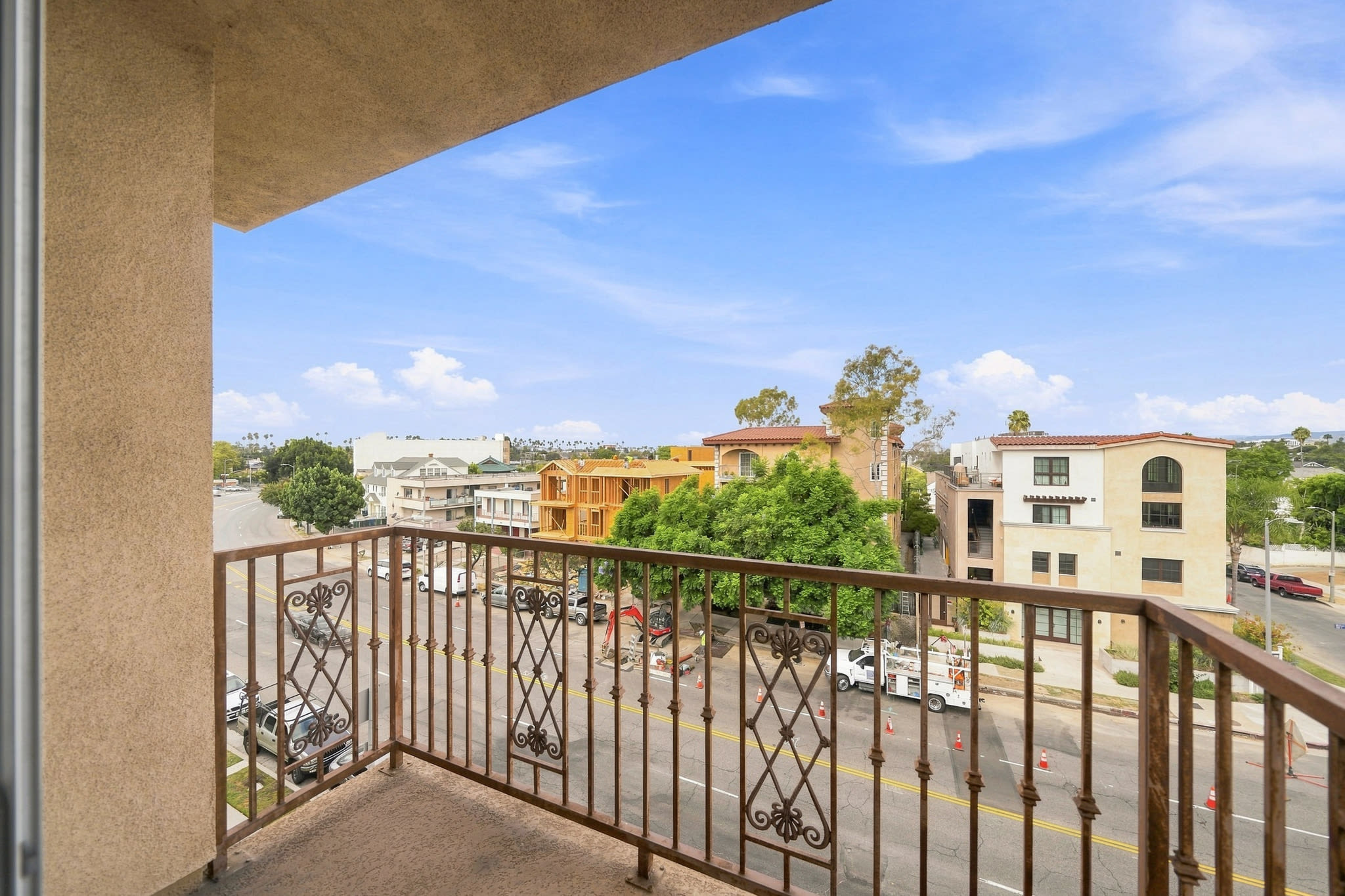 956 N Wilton Pl – photo 3