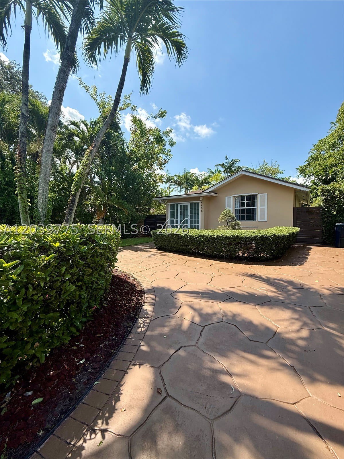 4456 SW 10th St – photo 2