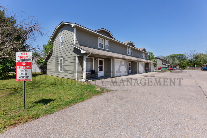 1134 Richmond Street – photo 2