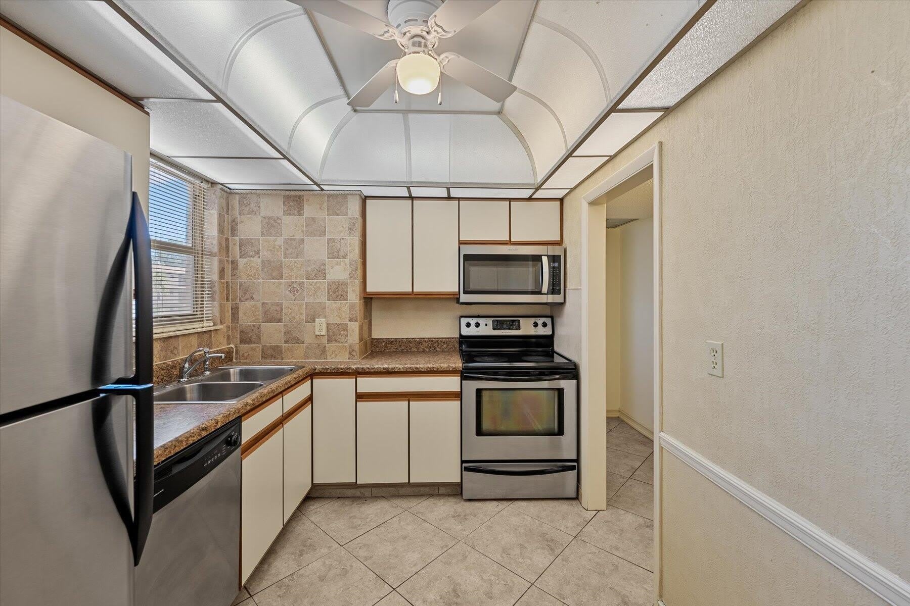 719 Lori Drive – photo 4