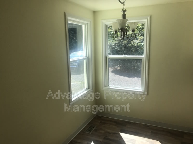 615 SE Atwood Ave – photo 3