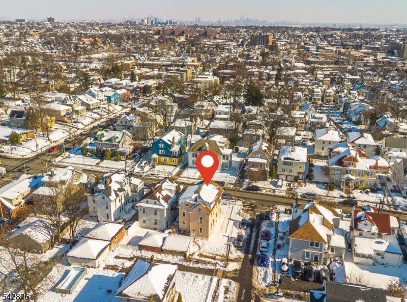 977 Sanford Ave – photo 4