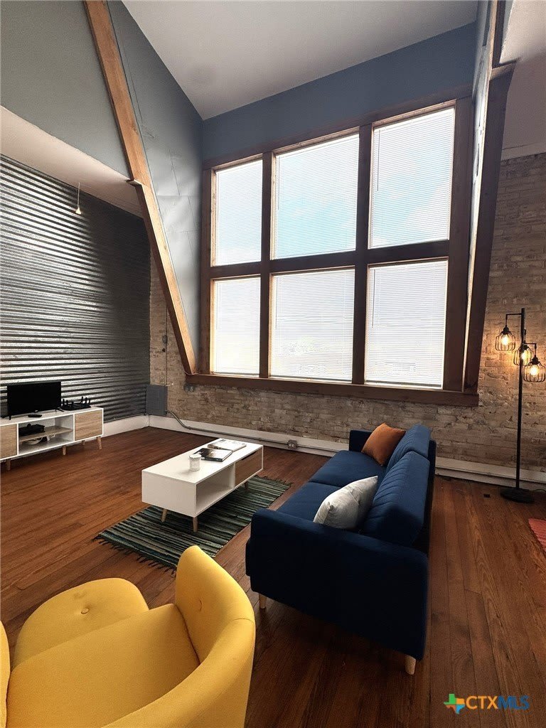 103 W Walnut Street – photo 3