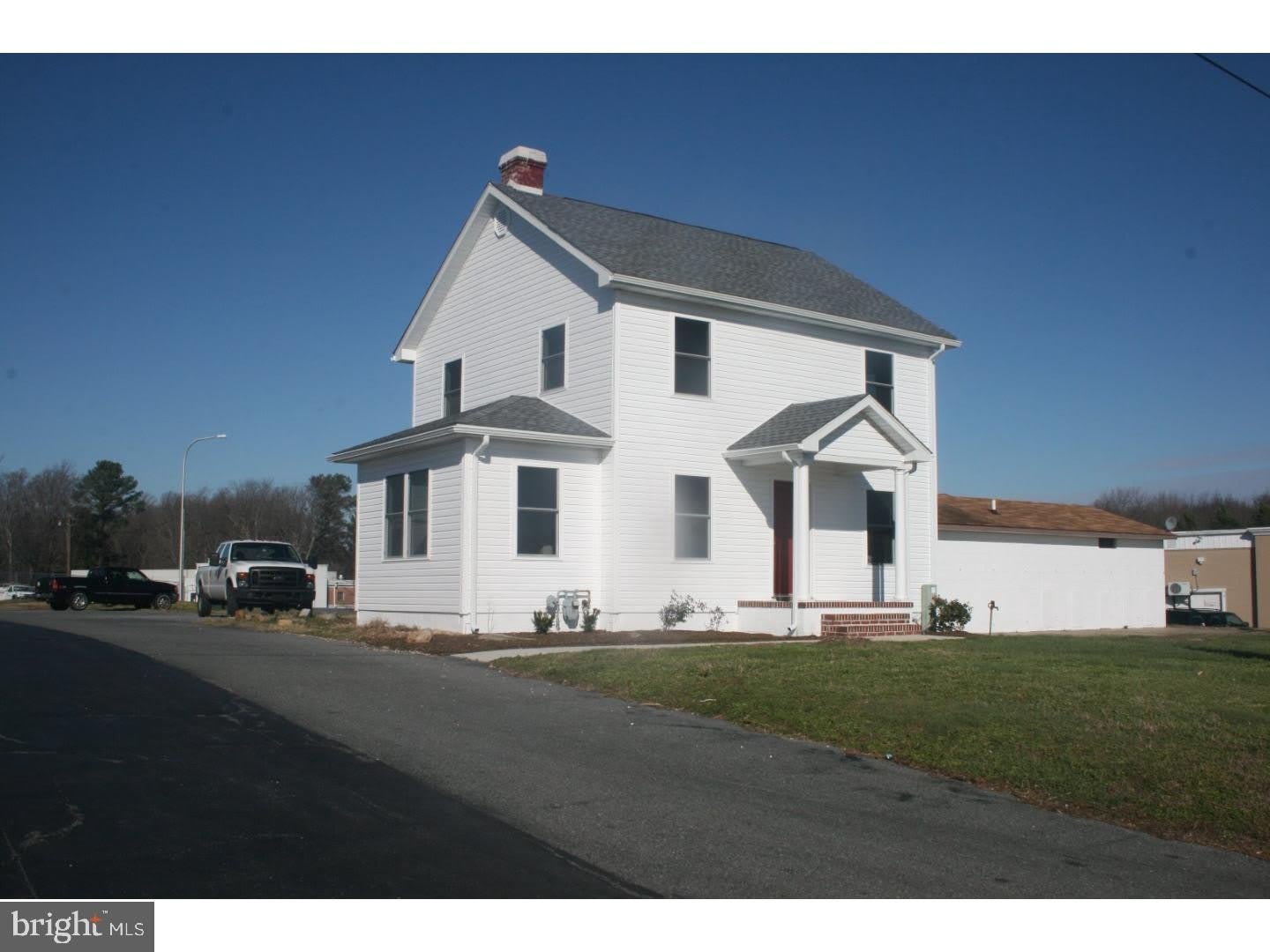 1147 S GOVERNORS Avenue – photo 2