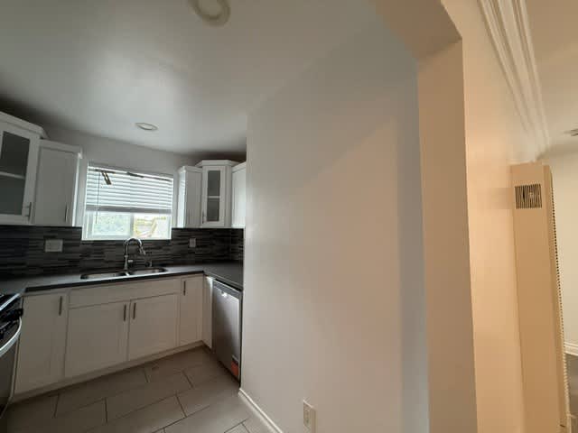 237 E Anaheim St 3 – photo 3