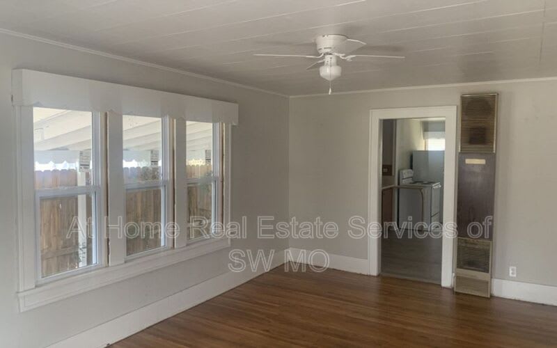 521 S Warren Ave – photo 3