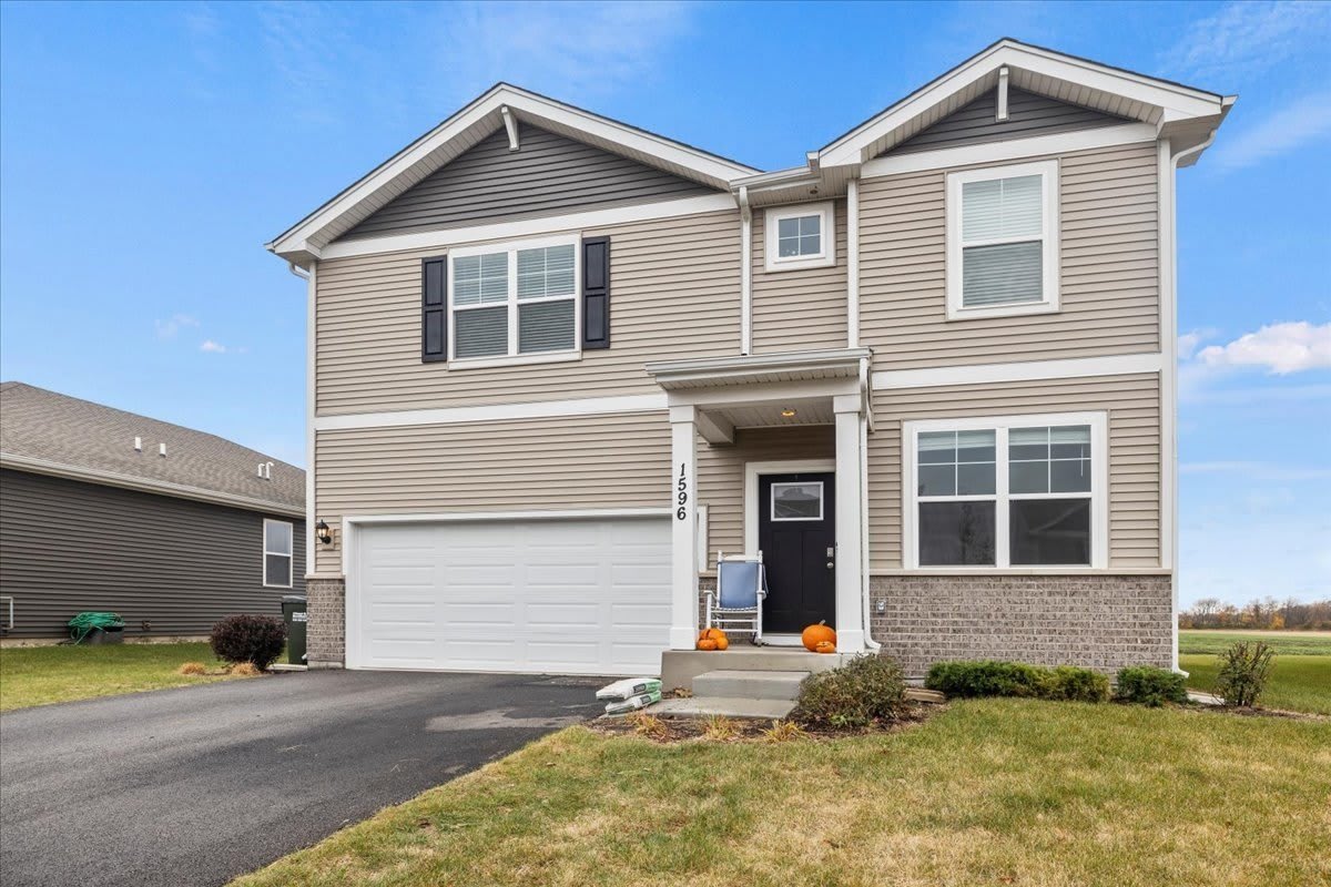 1596 Dublin Drive – photo 2