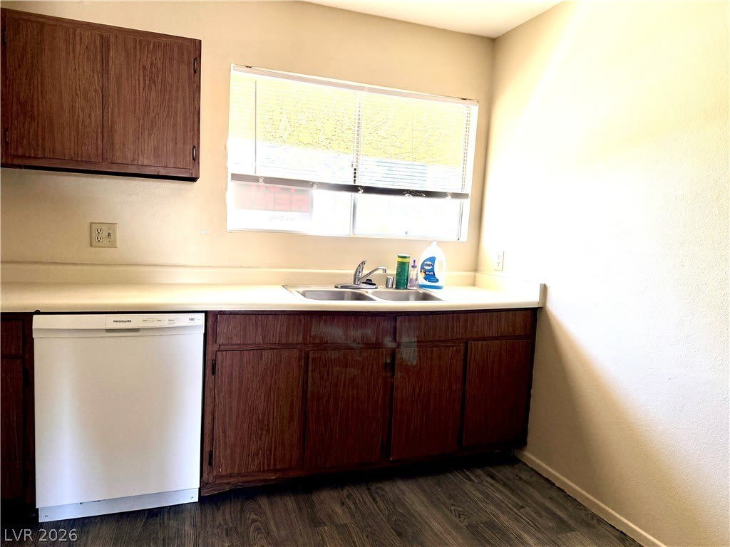1303 Darlene Way – photo 3