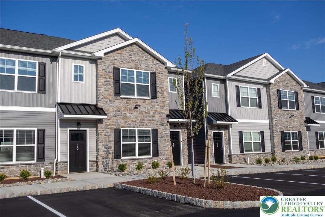 1411 Greenview Drive – photo 2