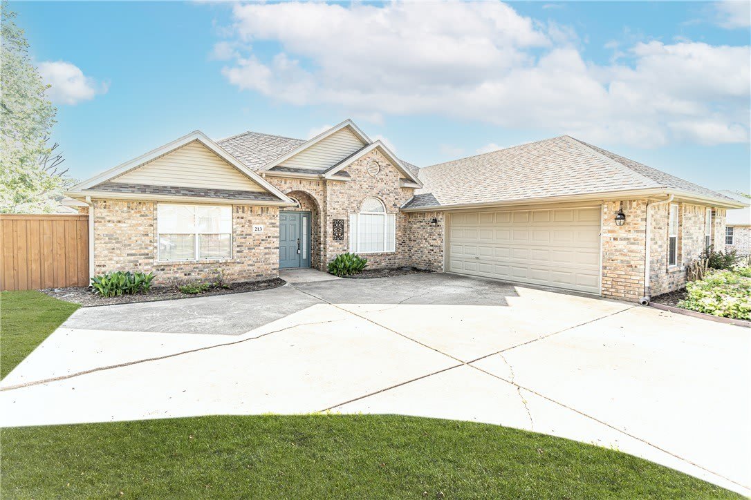 213 Shane Drive – photo 2