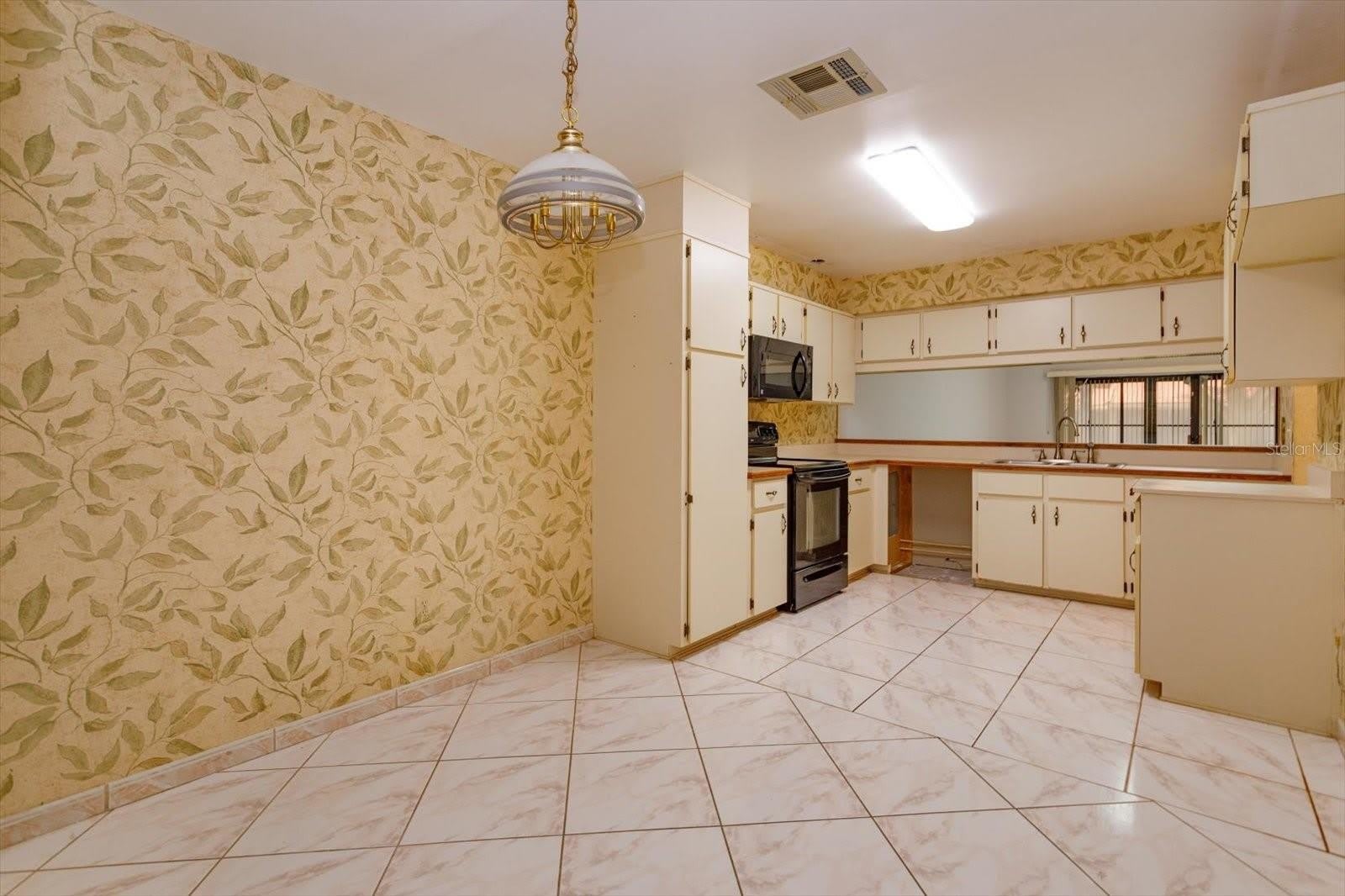 8266 AMBROSE COVE Way – photo 5