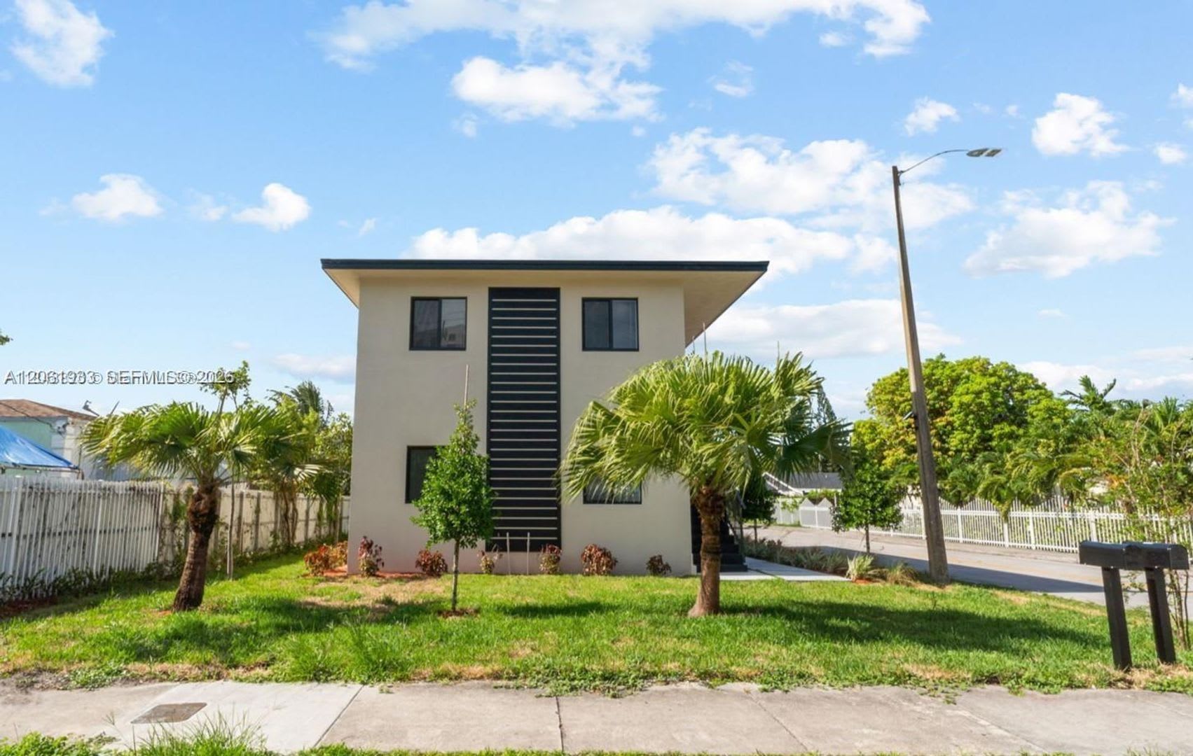Unfurnished 3 Beds, 2 baths, 1400 Sq.ft. – photo 2