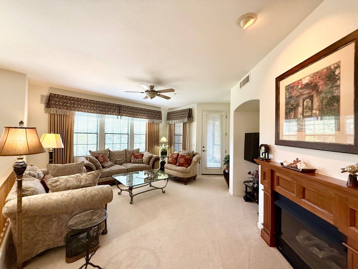 Luxury Fully Furnished Golf Course Condo in Gated Hassayampa! – photo 4