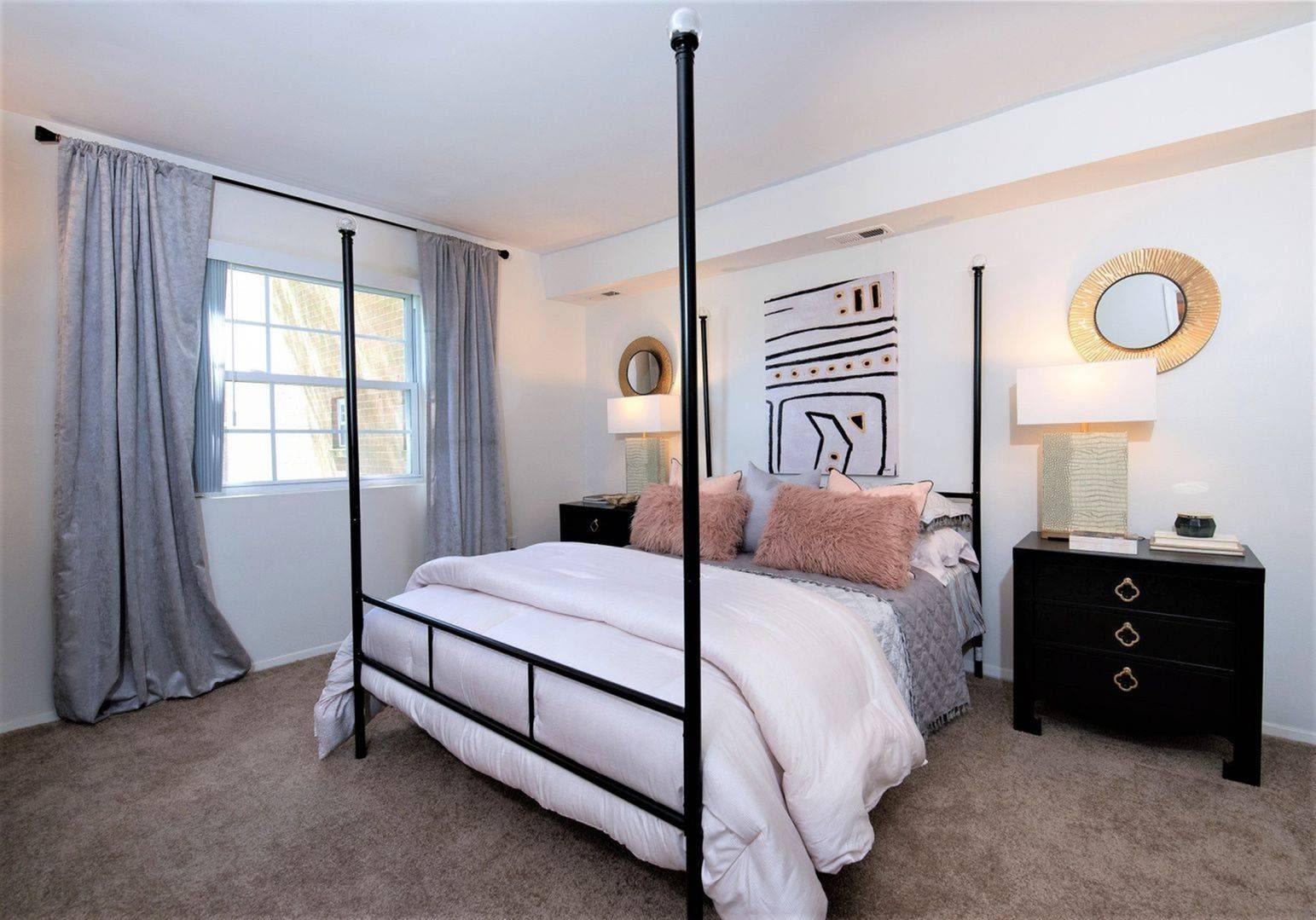 Chapel Manor – photo 3