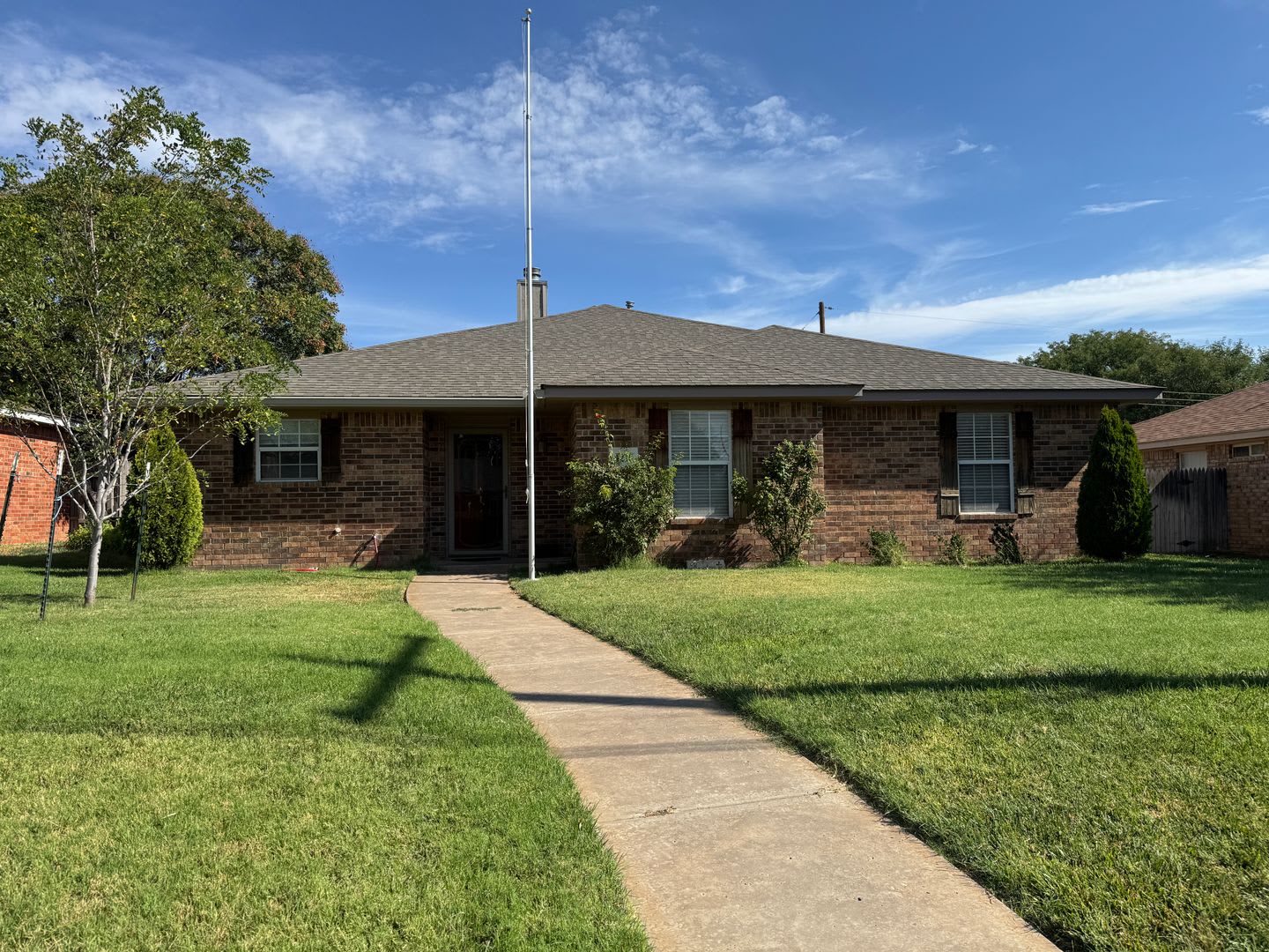 Located in CISD 3/2/2/2 Beautiful Home! – photo 1
