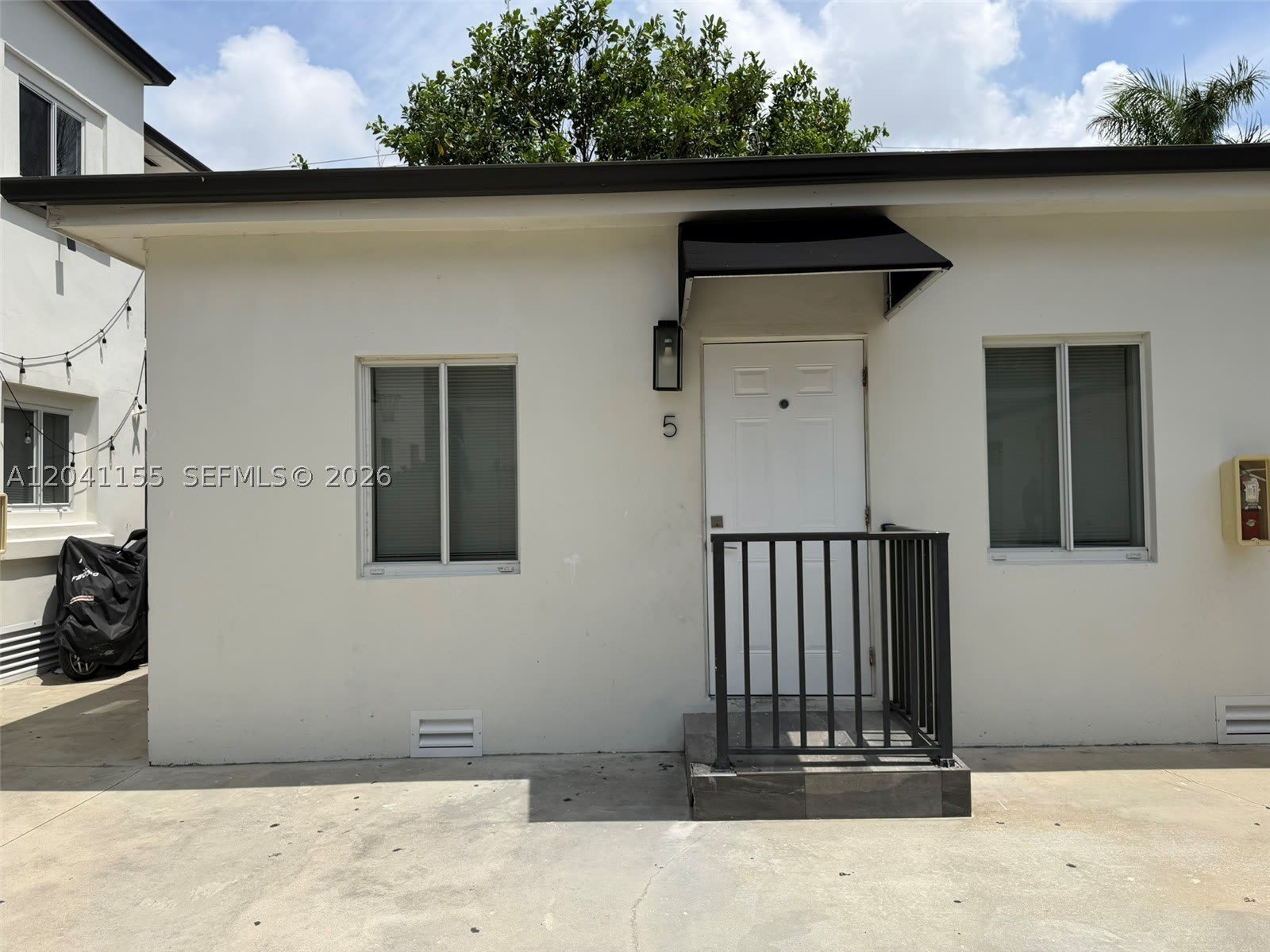 111 SW 11 Ave – photo 2