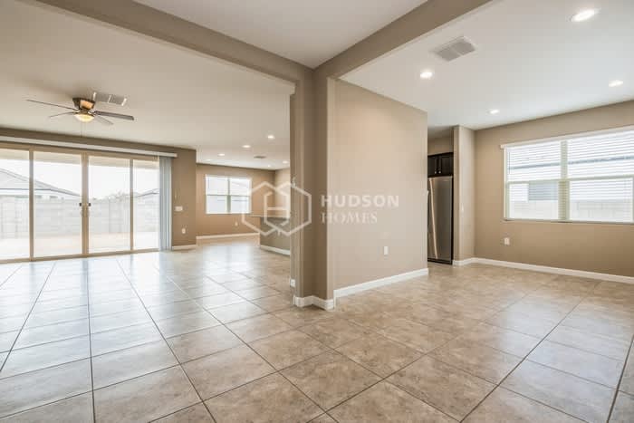 30151 West Clarendon Avenue – photo 4