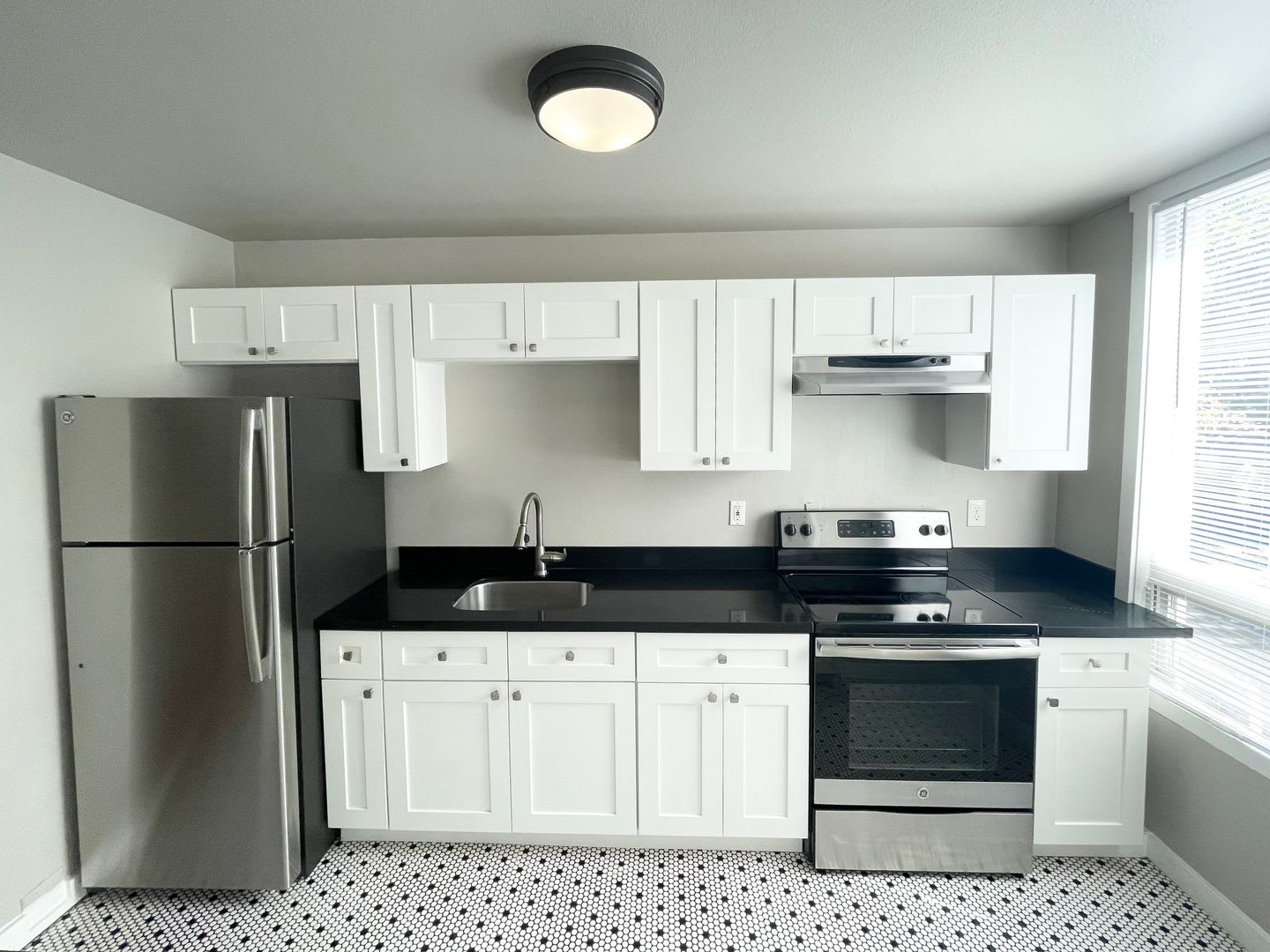 Clairemont Apartments – photo 2